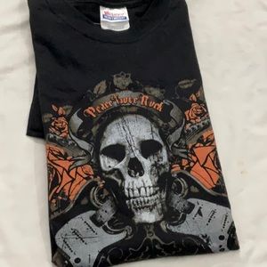 Hanes Skull and Roses Print Shirt
